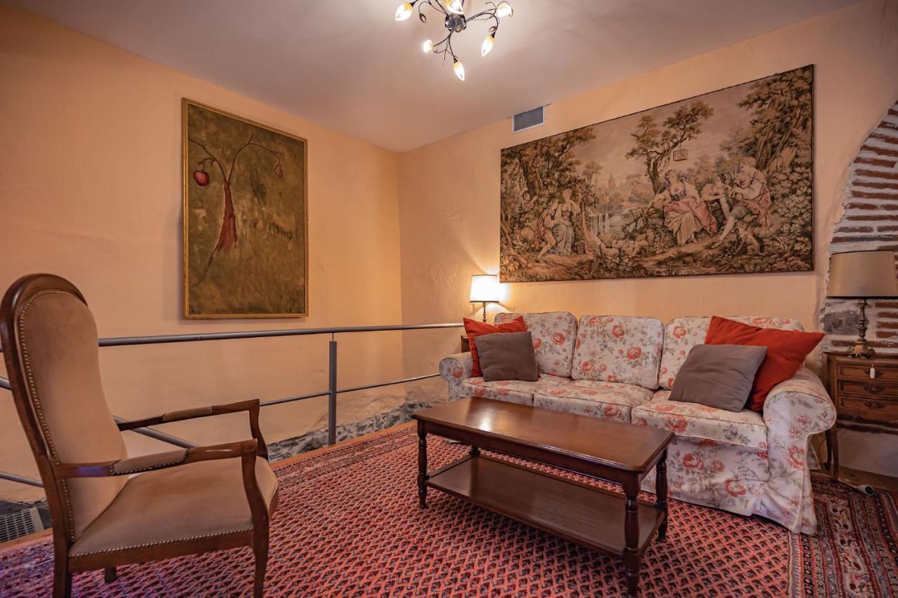 Sundrenched Relais De Poste In Serdinya 외부 사진