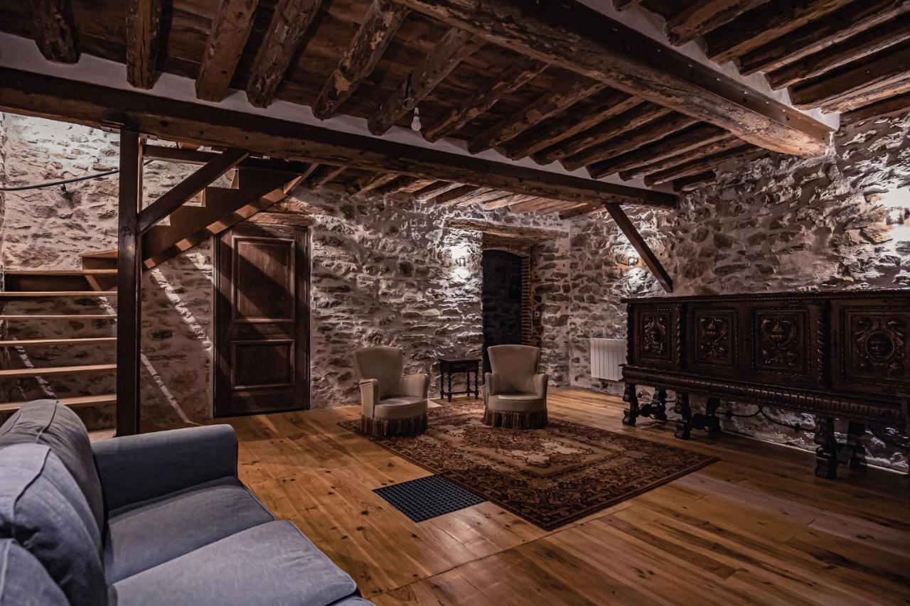 Sundrenched Relais De Poste In Serdinya 외부 사진