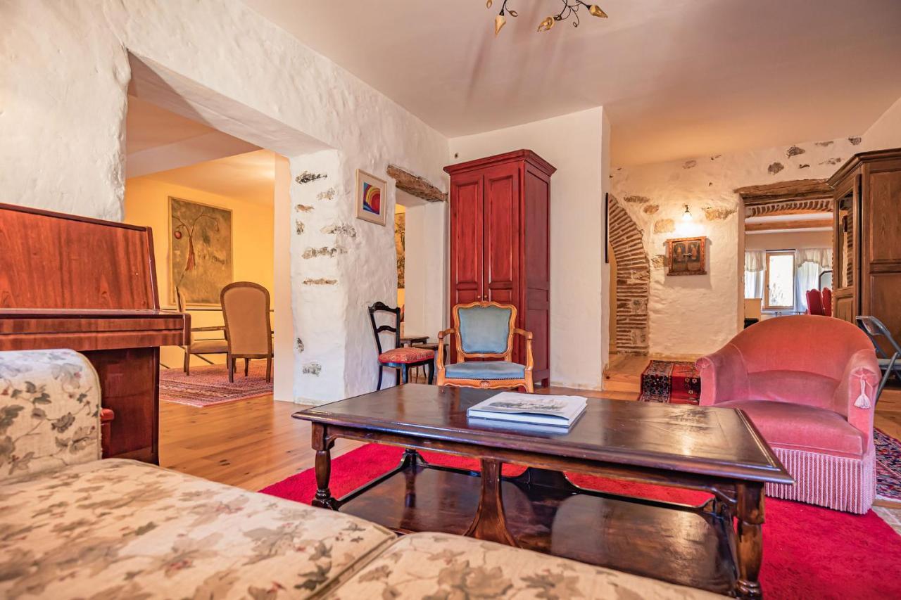Sundrenched Relais De Poste In Serdinya 외부 사진